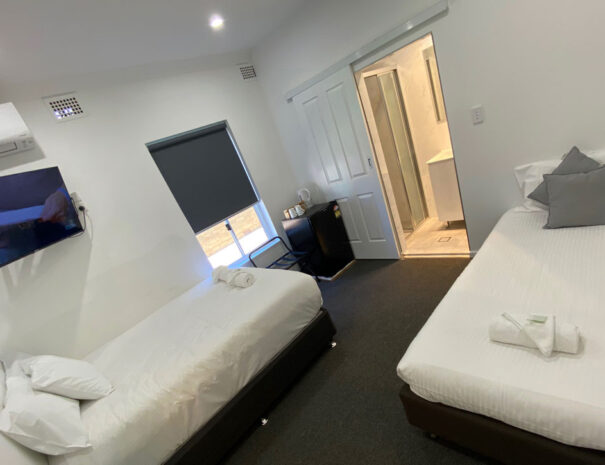 central-motel-mudgee-new-south-wales-town-australia-accommodation-room-two-beds